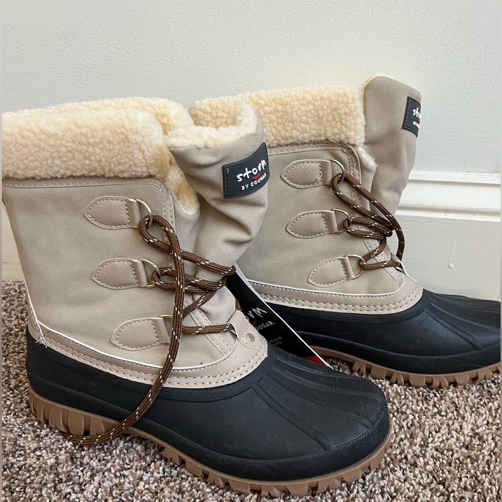 Storm by Cougar women’s 9 waterproof snow boot